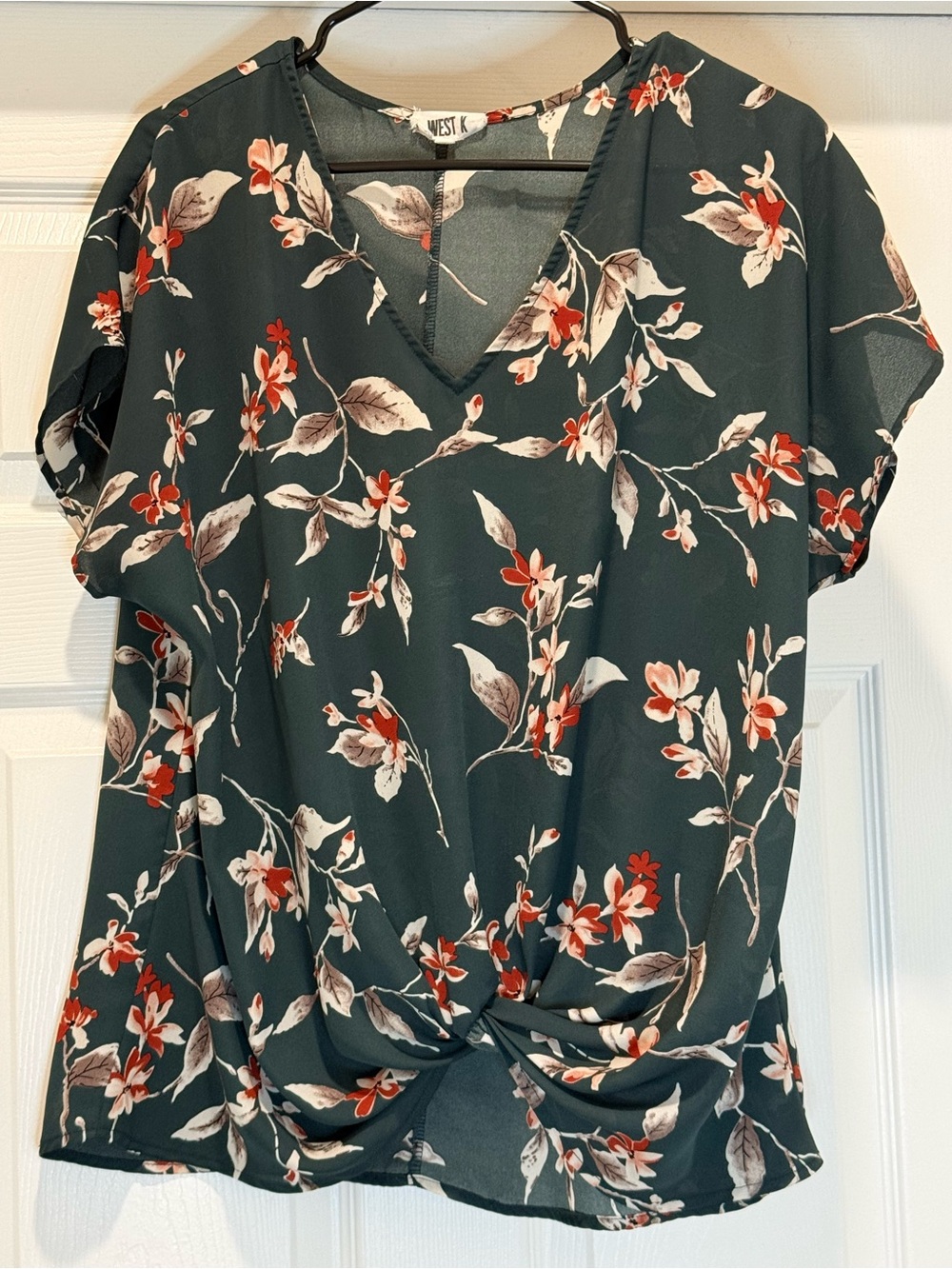 West K Size Large Dark Green Floral V-Neck Twist Front Top